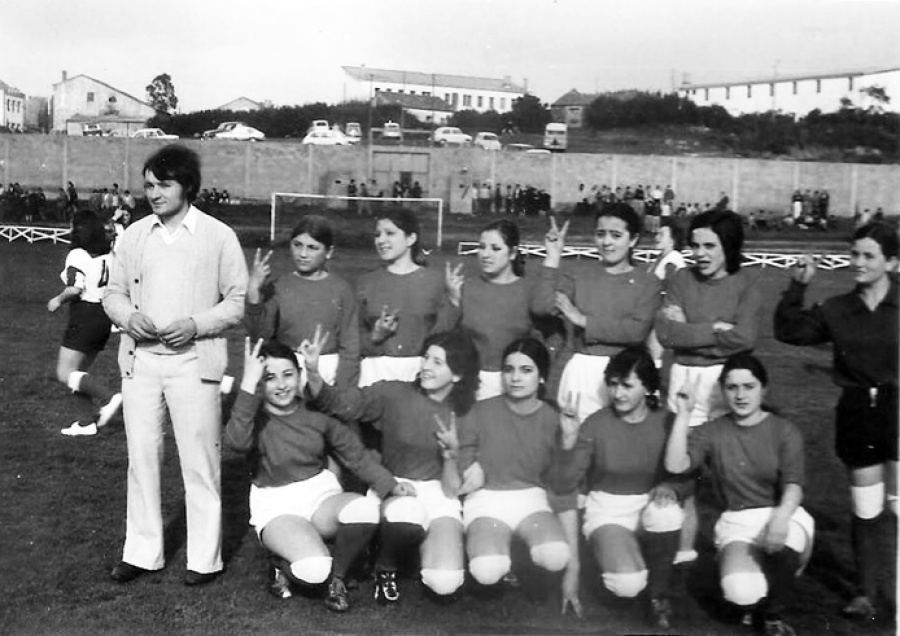 1970 - Primer equipo femenino